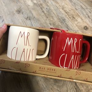 NEW Rae Dunn MR. CLAUS & MRS. CLAUS Mug Set